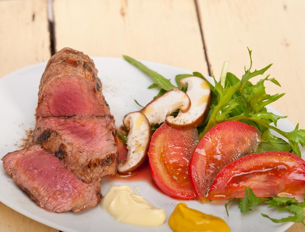 Photo close-up of food on table