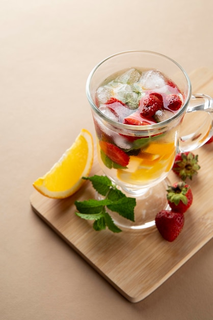 Photo close up on foods cocktails in tall glass