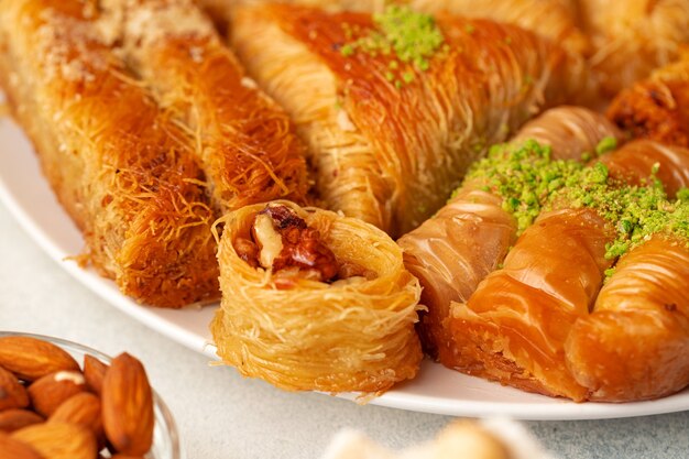 Close-up foto van heerlijke baklava bij een hotel buffet