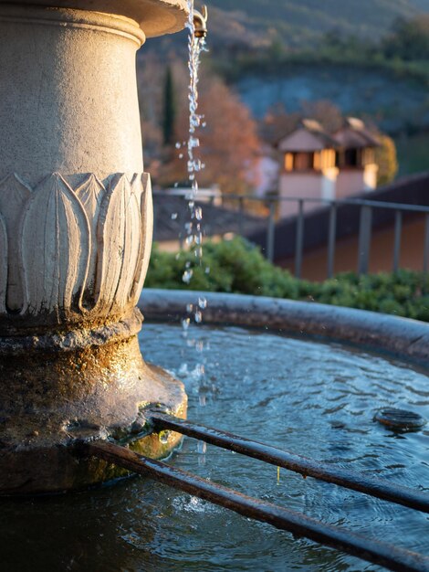 Foto prossimo piano della fontana