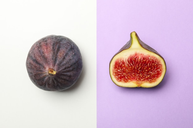 Close up on fresh fig fruits slices