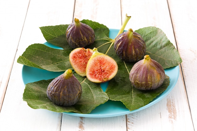 Close up on fresh figs with leaf