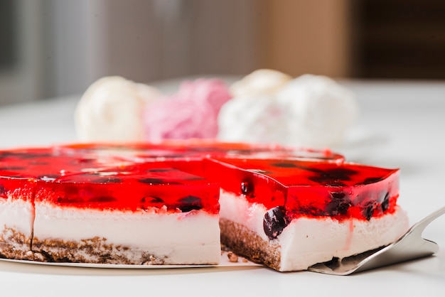 Photo close-up of a fresh jelly cake