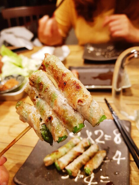 Photo close-up of fried food in restaurant