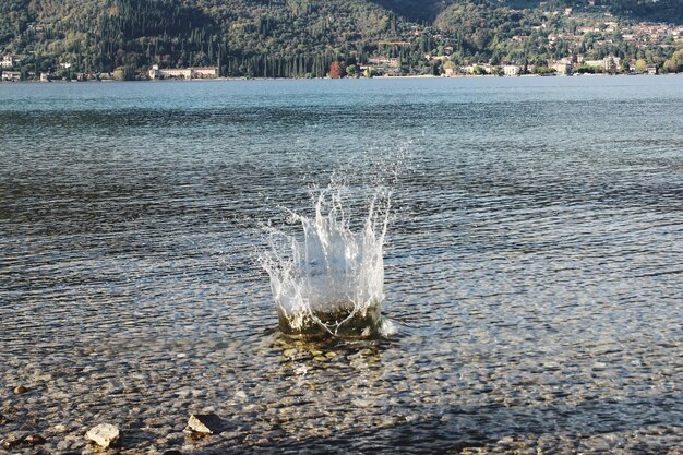 Foto prossimo piano del lago ghiacciato