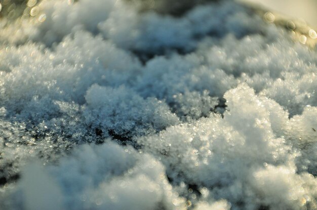 Photo close-up of frozen water