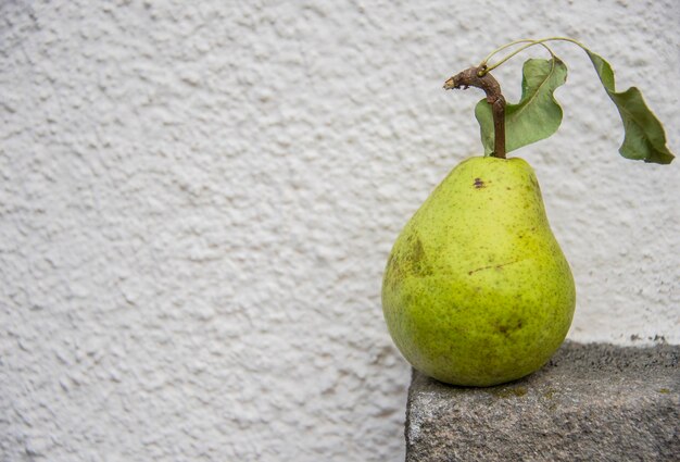 Foto prossimo piano di frutta contro la parete