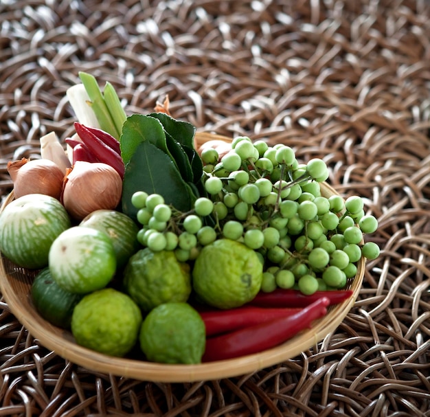 Photo close-up of fruits in basket