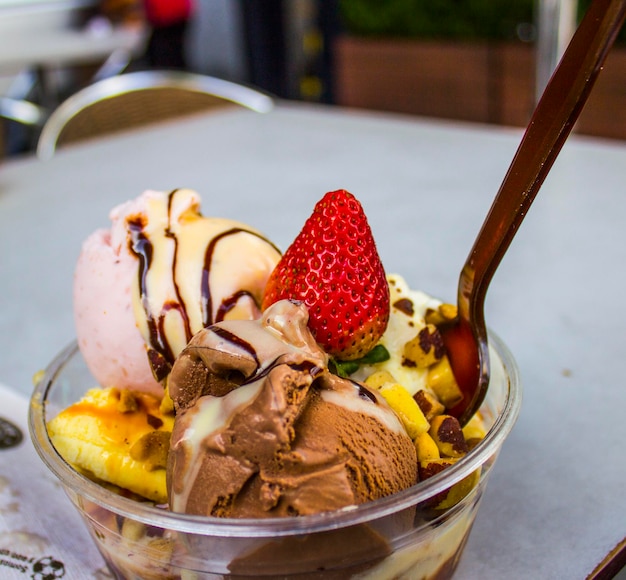 Photo close-up of fruits in ice cream