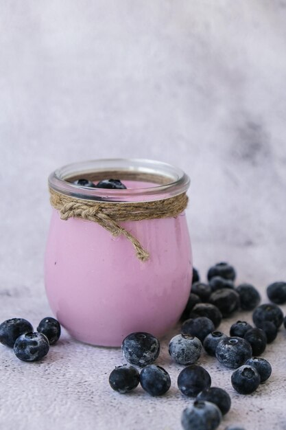 Photo close-up of fruits in jar on table