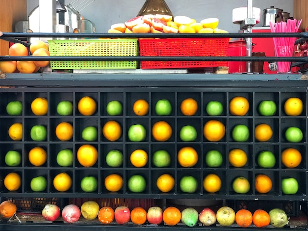 Photo close-up of fruits in market