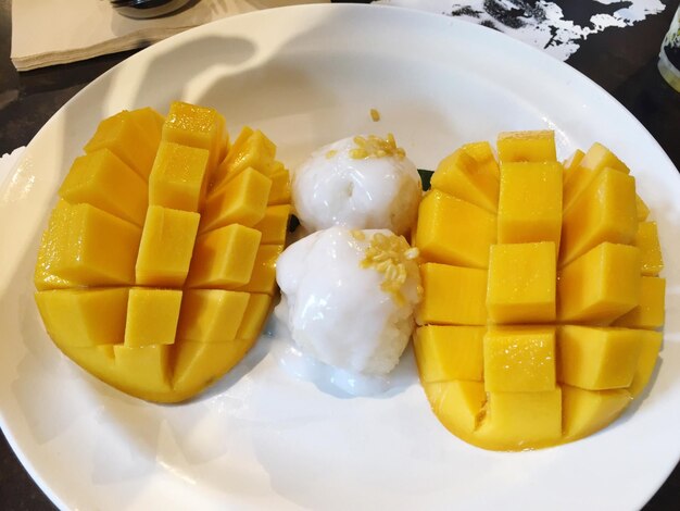 Photo close-up of fruits in plate