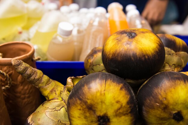 Foto prossimo piano di frutta destinata alla vendita sul mercato