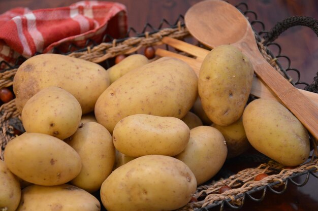 Foto prossimo piano di frutta per la vendita al mercato