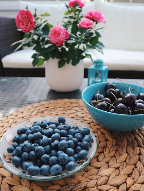 Foto prossimo piano dei frutti sulla tavola