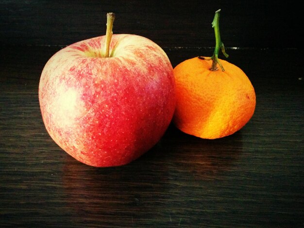 Photo close-up of fruits on table