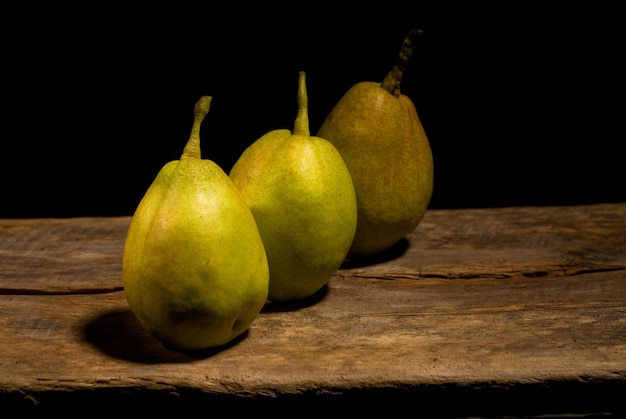 Foto prossimo piano dei frutti sulla tavola