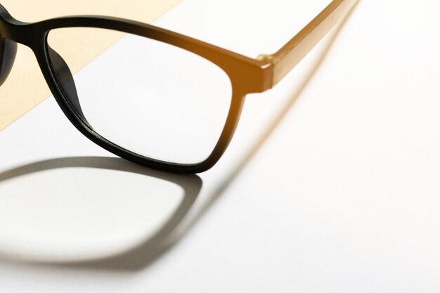 Close-up glasses with plastic frame