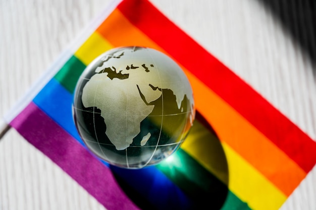 Photo close-up of globe on table