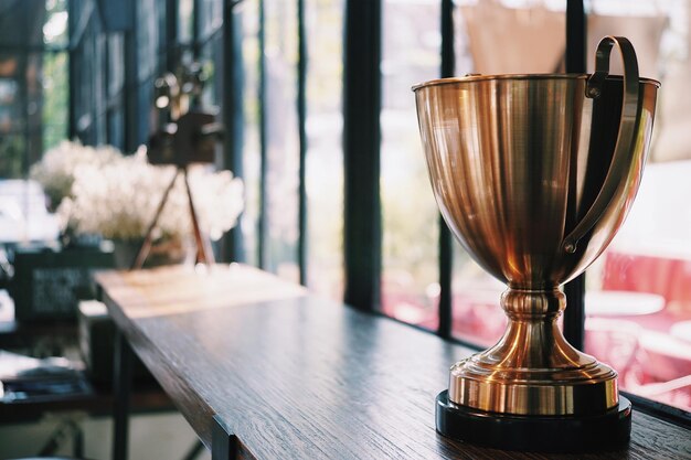 Photo close-up of gold cup