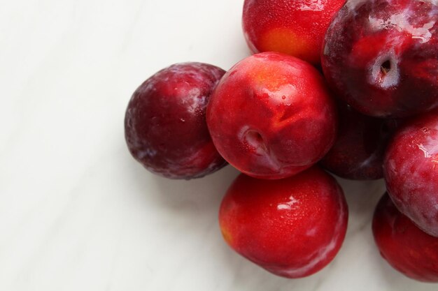 Photo close-up of grapes on table