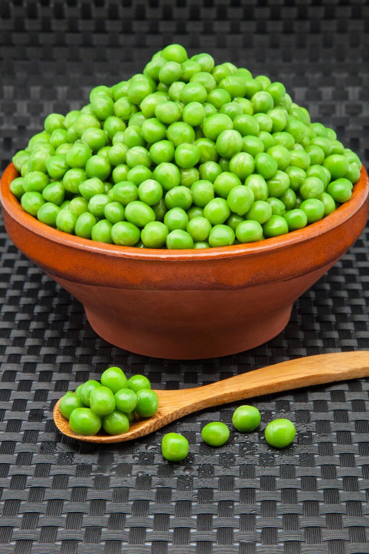 फोटो close-up of green fruits in bowl