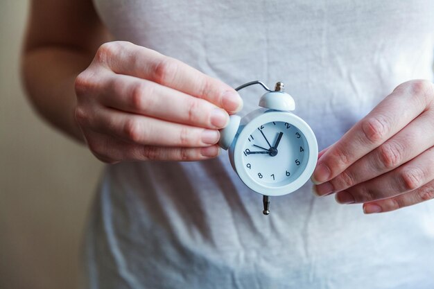 Foto close-up di un orologio a mano