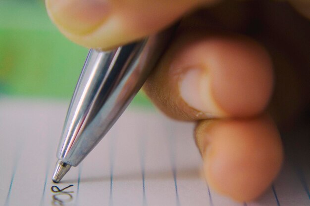 Foto close-up della scrittura a mano su carta