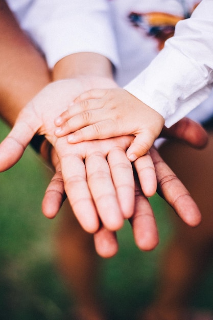 Photo close-up of hands outdoors