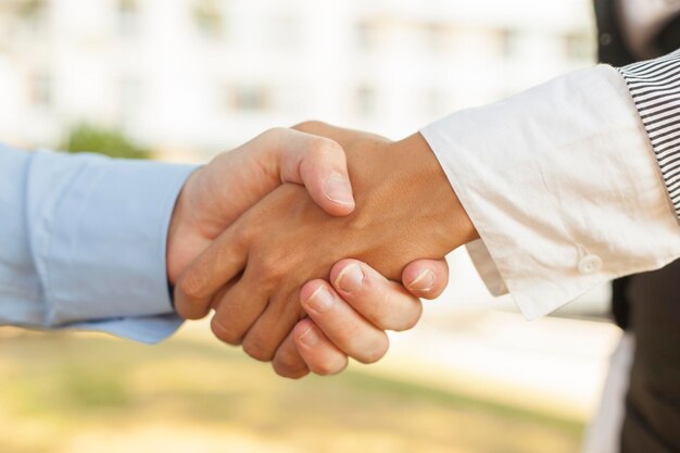 Photo close-up of handshake