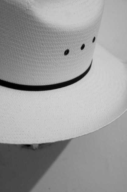 Photo close-up of hat on table