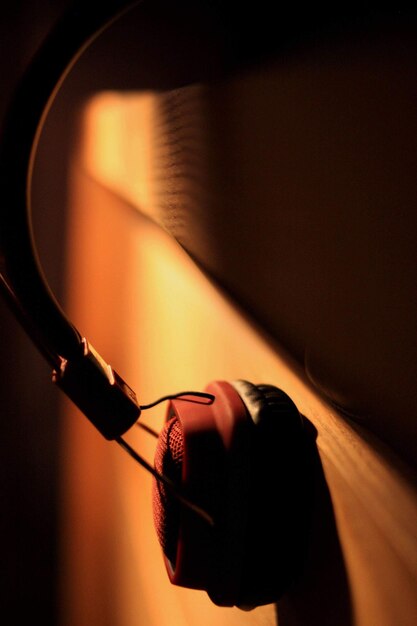 Photo close-up of headphones on table