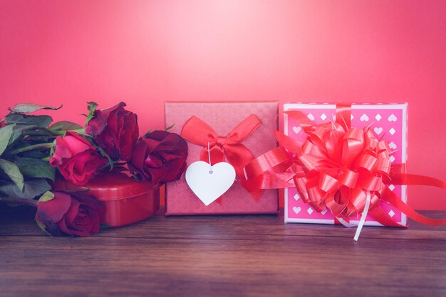 Photo close-up of heart shape on table