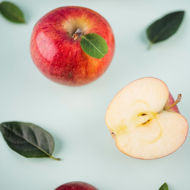 Close-up heerlijke appels op tafel