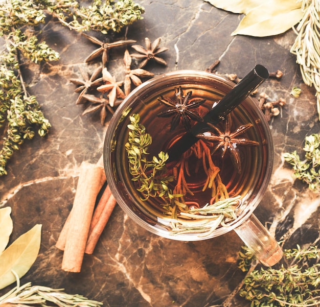 Photo close-up of herbal tea in cup