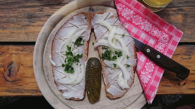 Foto vista ravvicinata ad alto angolo del cibo sulla tavola