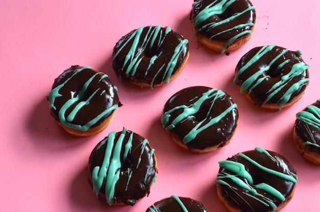 Close-up hoge hoek van donuts