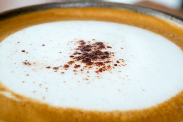 Foto chiuda in su caffè caldo