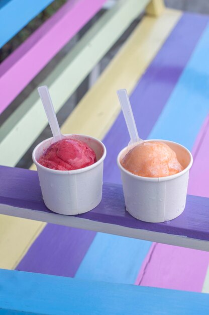 Foto prossimo piano del gelato sul tavolo