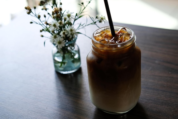 テーブルの上のアイスコーヒーのクローズアップ