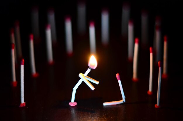 Foto close-up di candele illuminate