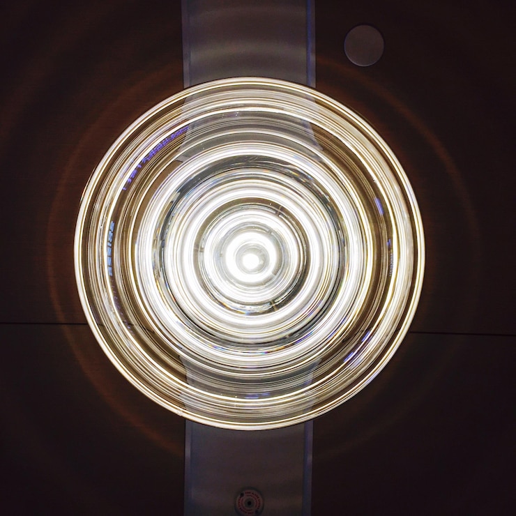 Photo 照らされた電気ランプのクローズアップ