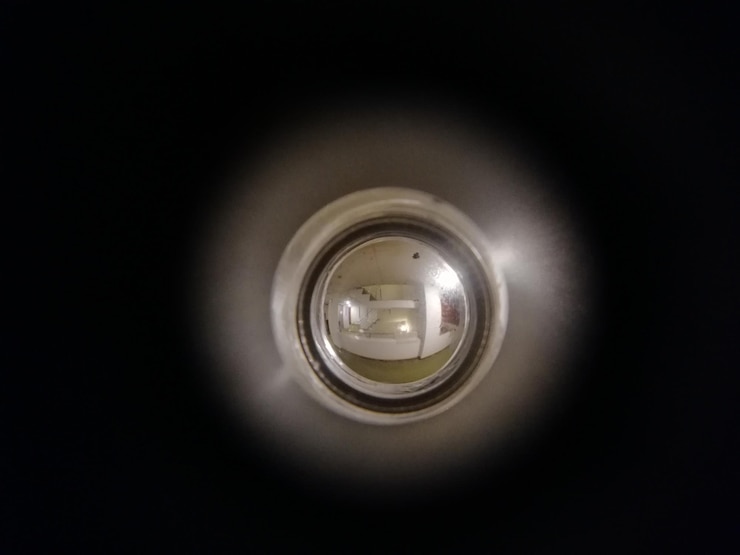 Photo close-up of illuminated electric lamp