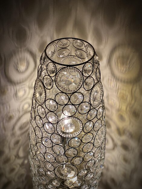 Photo close-up of illuminated electric lamp