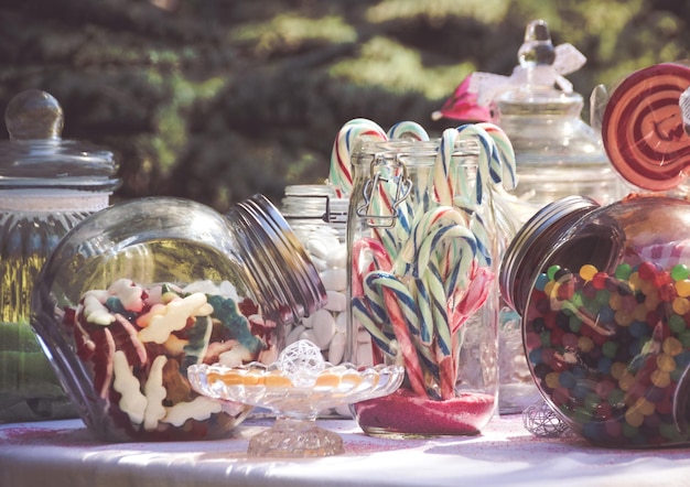 Photo close-up of jar on table