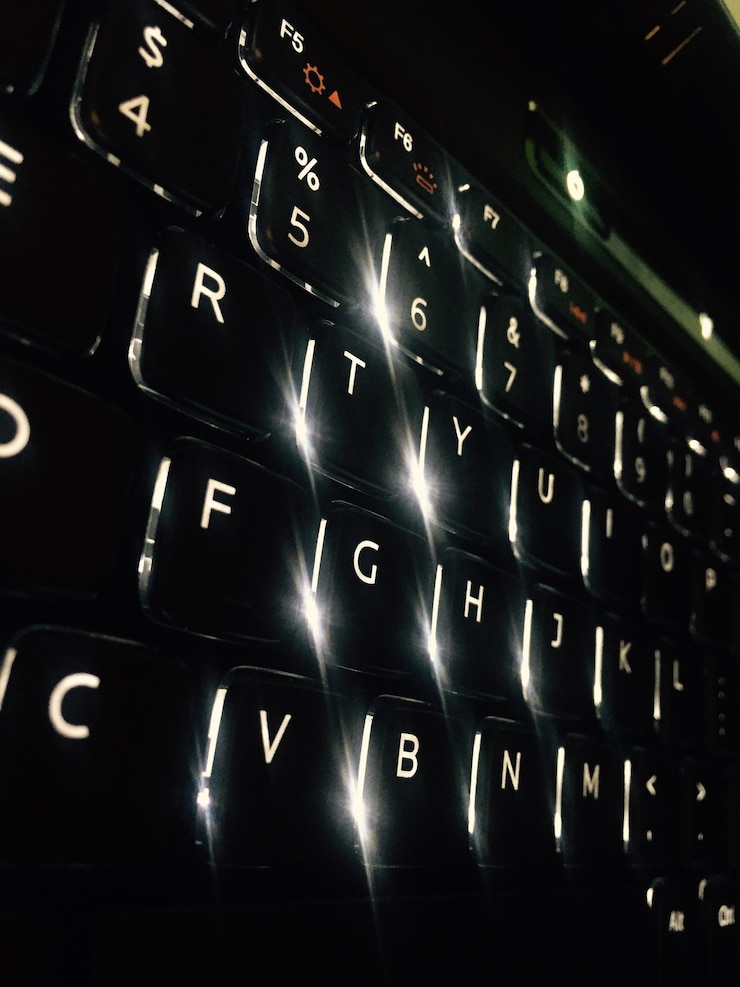 Photo close-up of keypad of laptop