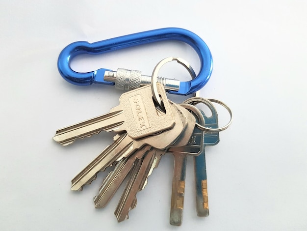 Photo close-up of keys on white background