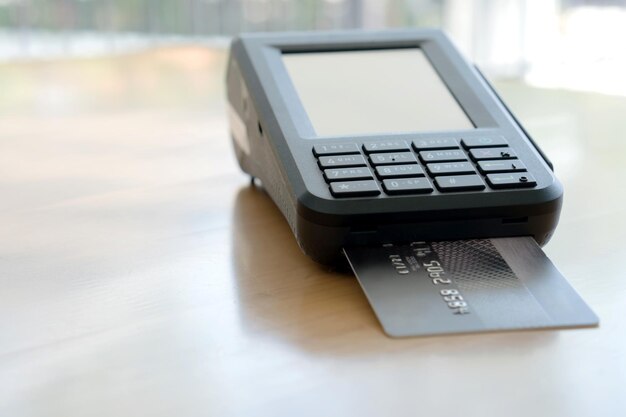 Photo close-up of laptop on table