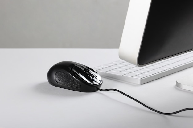 Photo close-up of laptop on table