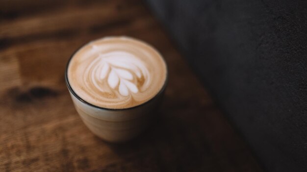 Foto close-up di un latte sul tavolo